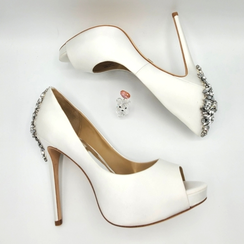 Badgley Mischka Kiara, White, NIB - Picture 13 of 13